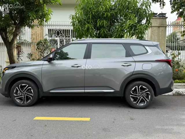 Kia Carens 1.5L Luxury 2025 5