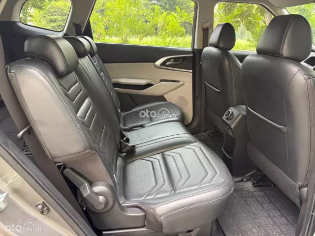 Kia Carens 1.5L Luxury 2025 12
