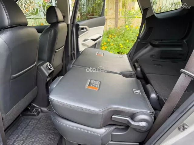 Kia Carens 1.5L Luxury 2025 14