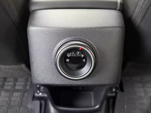 Kia Carens 1.5L Luxury 2025 19