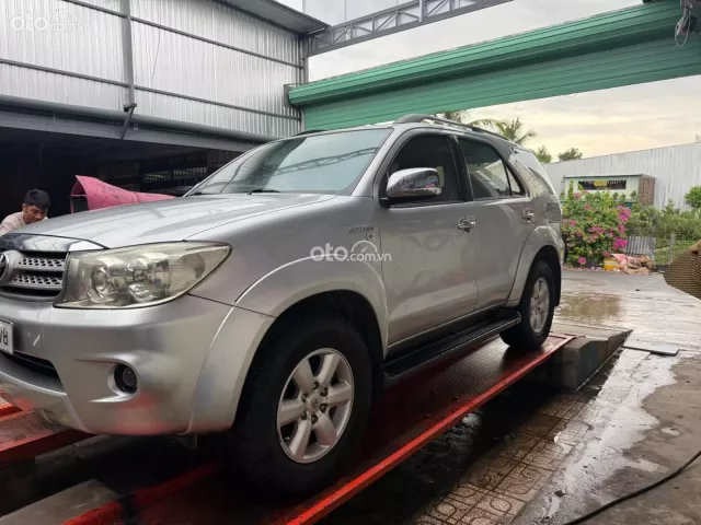 Toyota Fortuner 2.7 V 4X4 AT 2009