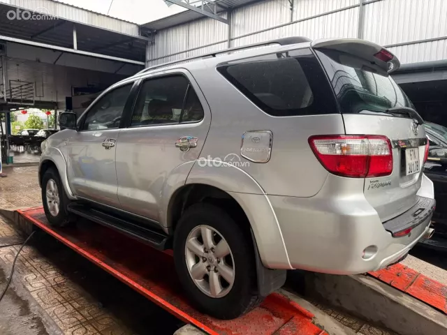 Toyota Fortuner 2.7 V 4X4 AT 2009 2