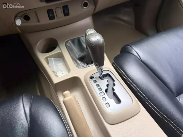 Toyota Fortuner 2.7 V 4X4 AT 2009 13