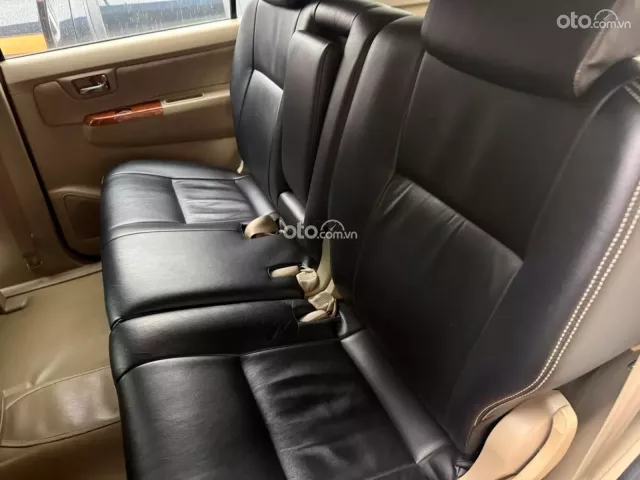 Toyota Fortuner 2.7 V 4X4 AT 2009 15