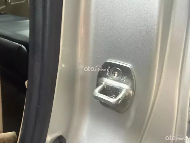 Toyota Fortuner 2.7 V 4X4 AT 2009 17