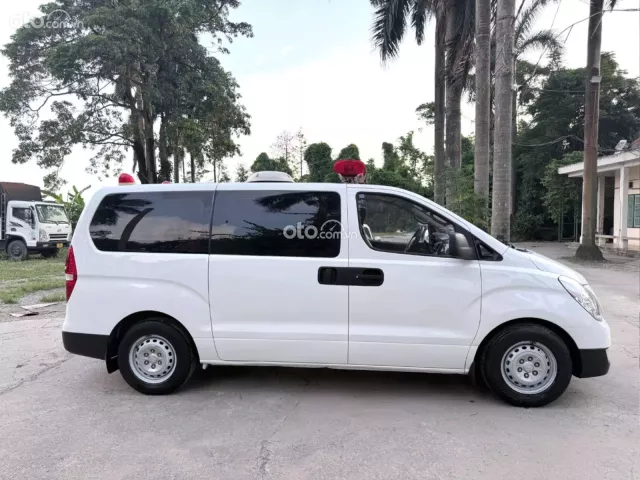 Hyundai Grand Starex 2.5 MT 2017 7