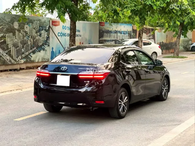 Toyota Corolla Altis 2.0V  2017 5