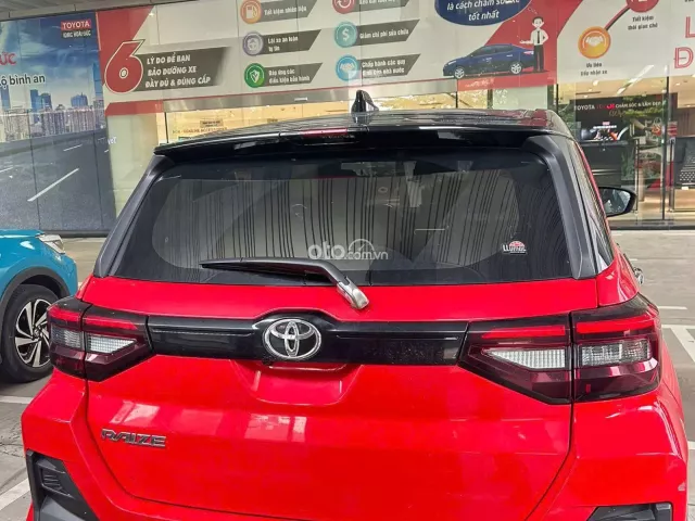 Màu đỏ nóc đen odo 2v3 km