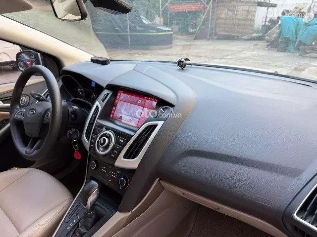 Ford Focus 1.5L EcoBoost Trend Sedan 2019 6