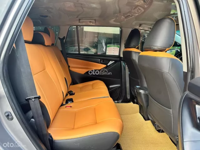 Toyota Innova 2.0E 2022 7