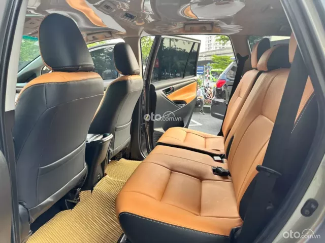 Toyota Innova 2.0E 2022 11
