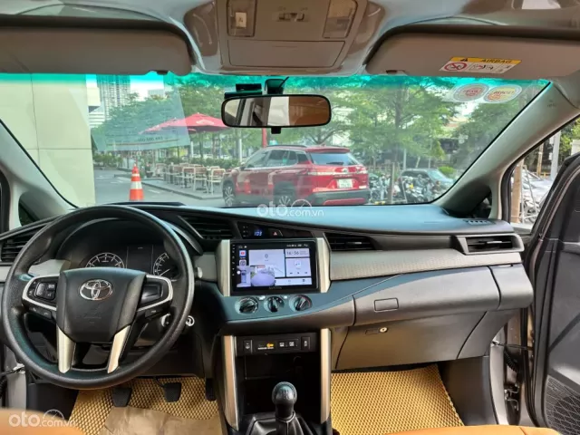 Toyota Innova 2.0E 2022 12