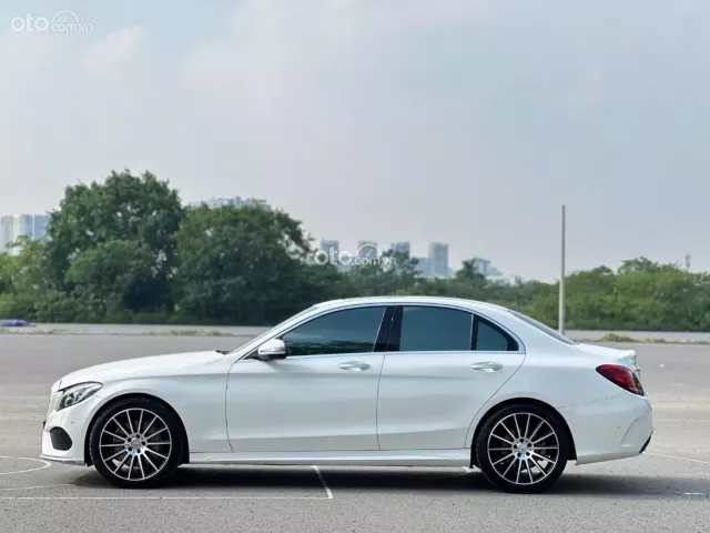 Mercedes-Benz C300 AMG 2016 3