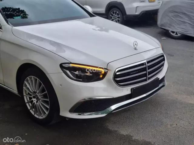 Mercedes-Benz E200 2022 2
