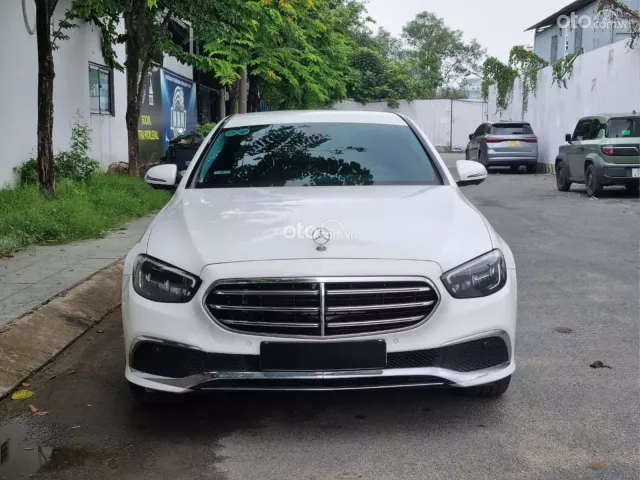 Mercedes-Benz E200 2022