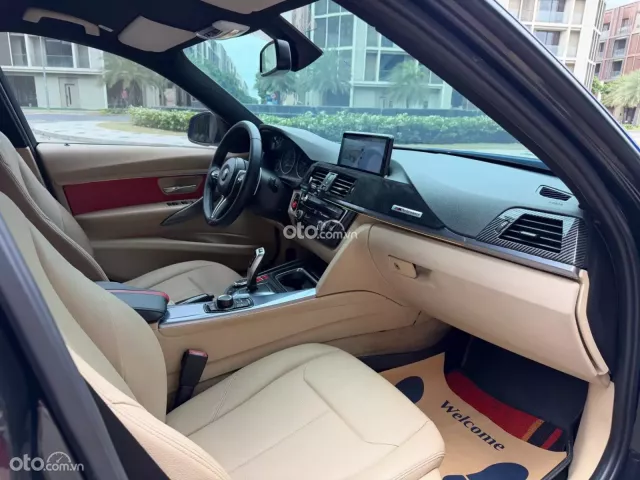 BMW 320i M Sport 2012 10
