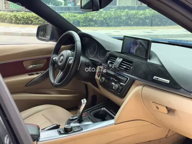 BMW 320i M Sport 2012 11