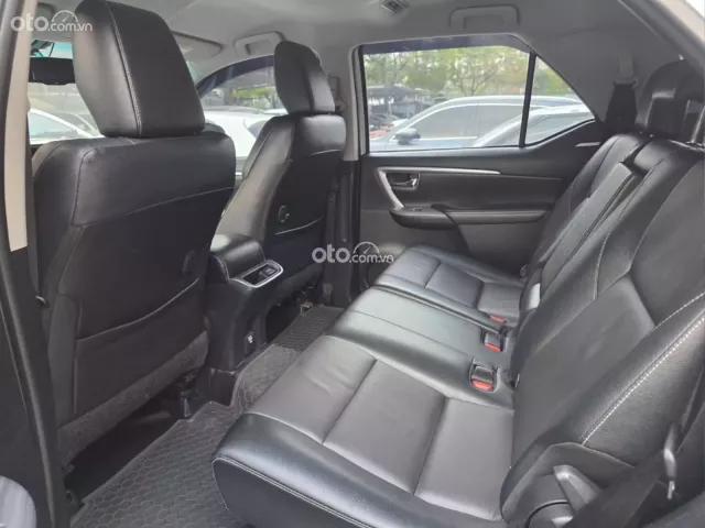 Toyota Fortuner 2.4G 4x2 AT  2023 11