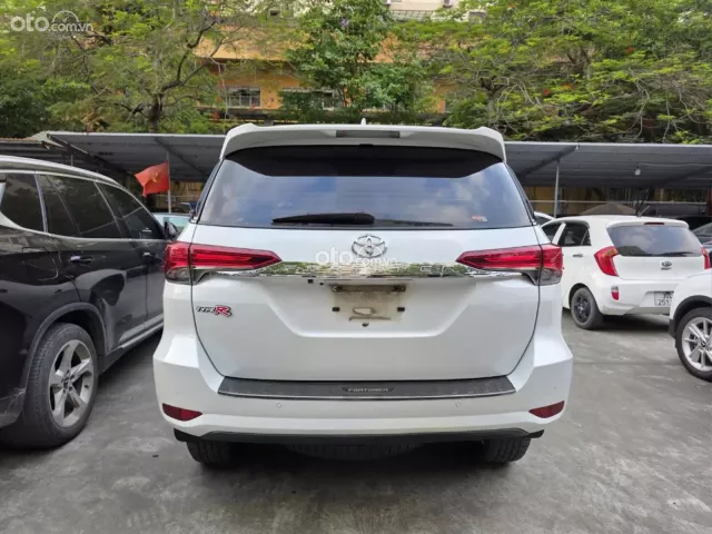 Toyota Fortuner 2.4G 4x2 AT  2023 6