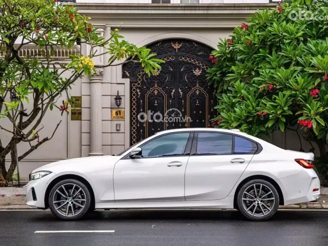 BMW 320i Sport Line 2025 4