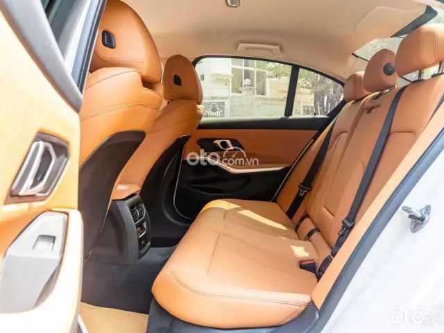 BMW 320i Sport Line 2025 8
