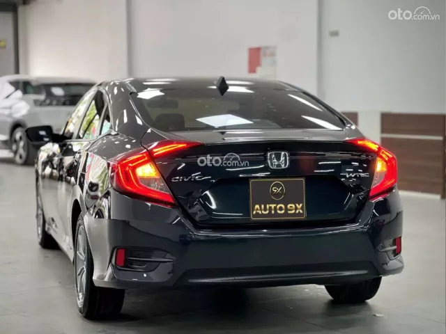 Honda Civic 2019 5
