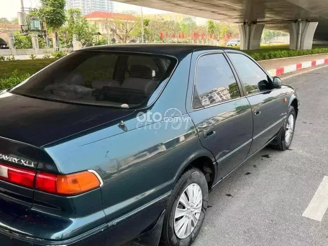 Toyota Camry 2000 4
