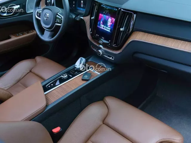 Volvo XC60 B6 AWD Inscription 2022 8