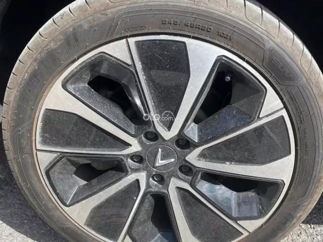 VinFast VF8 Plus 2023 7