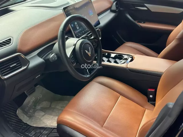 VinFast VF8 Plus 2023 2
