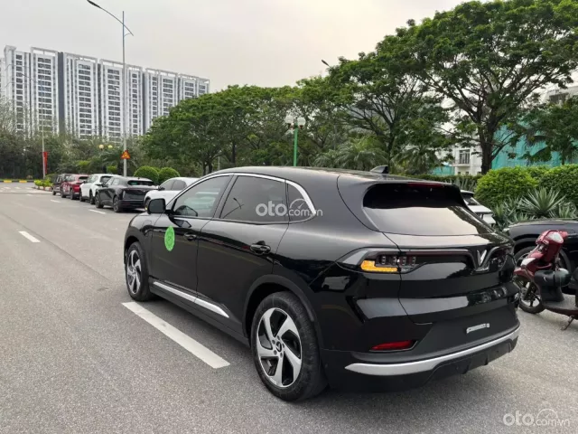 VinFast VF8 Eco 2023 2
