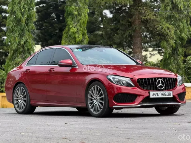 Mercedes-Benz C300 AMG 2018 2
