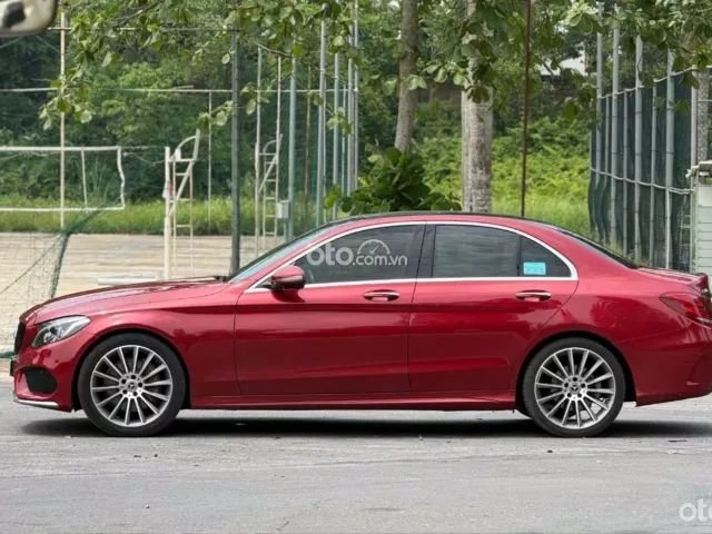 Mercedes-Benz C300 AMG 2018 4