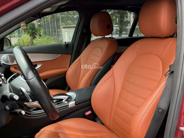 Mercedes-Benz C300 AMG 2018 13