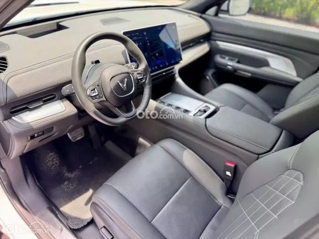 VinFast VF9 Plus 2025 6
