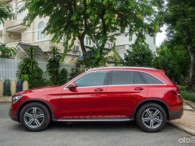 Mercedes GLC200 2021 đỏ limited siêu lướt cực đẹp