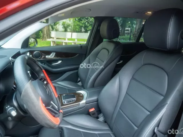 Mercedes GLC200 2021 đỏ limited siêu lướt cực đẹp