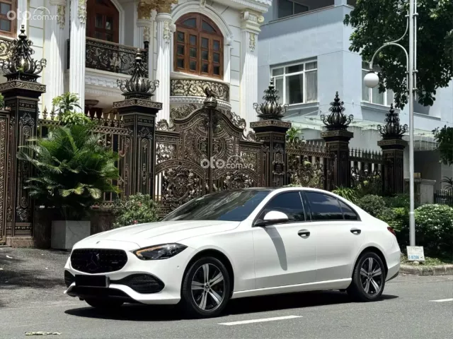 Mercedes C200 Avantgarde Plus 2022 cực đẹp
