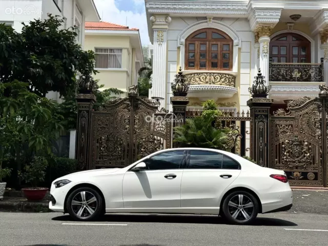 Mercedes C200 Avantgarde Plus 2022 cực đẹp
