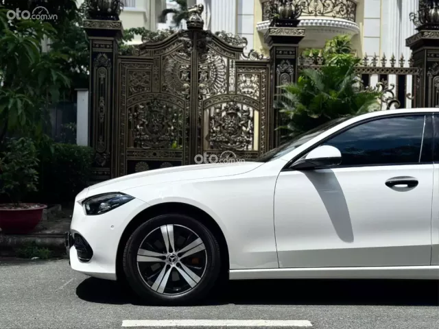 Mercedes C200 Avantgarde Plus 2022 cực đẹp
