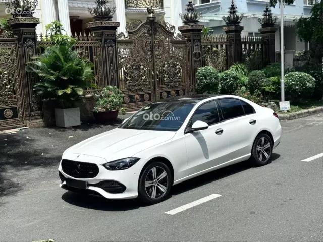 Mercedes C200 Avantgarde Plus 2022 cực đẹp