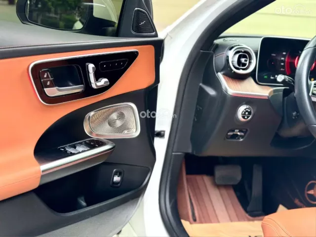Mercedes C200 Avantgarde Plus 2022 cực đẹp