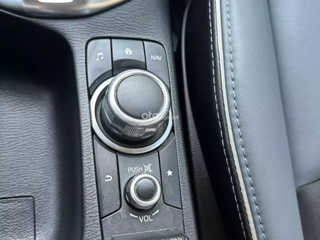 Mazda 2 2022 15