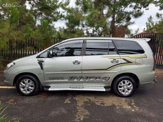 Toyota Innova 2.0G 2008 6