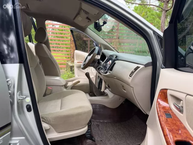 Toyota Innova 2.0G 2008 9