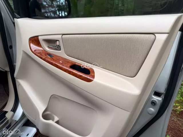 Toyota Innova 2.0G 2008 12