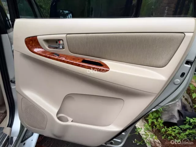 Toyota Innova 2.0G 2008 10