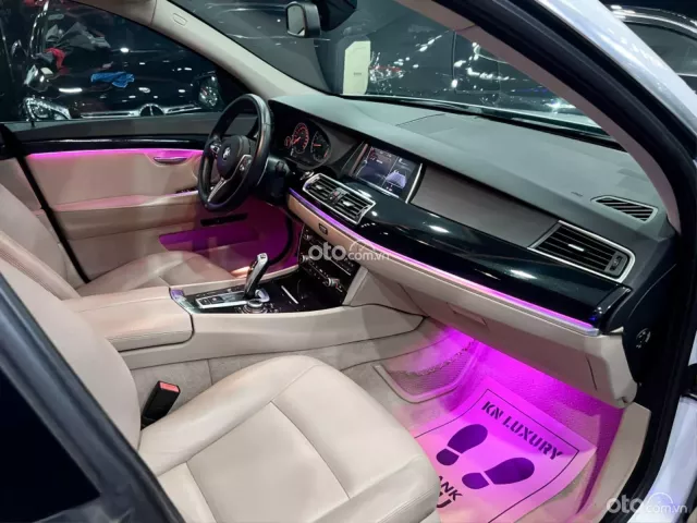 BMW 528i GT 2013 10