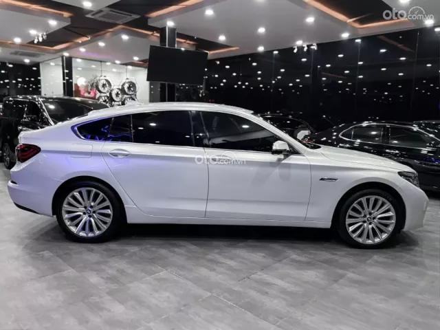 BMW 528i GT 2013 5