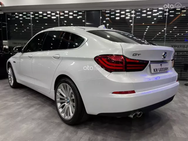 BMW 528i GT 2013 6